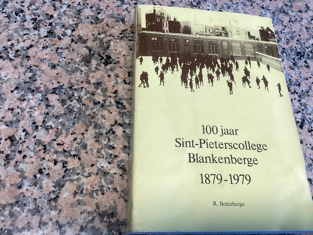 100 jaar Sint-Pieterscollege BLANKENBERGE 1879-1979, Boeken, Ophalen of Verzenden, 19e eeuw, Gelezen