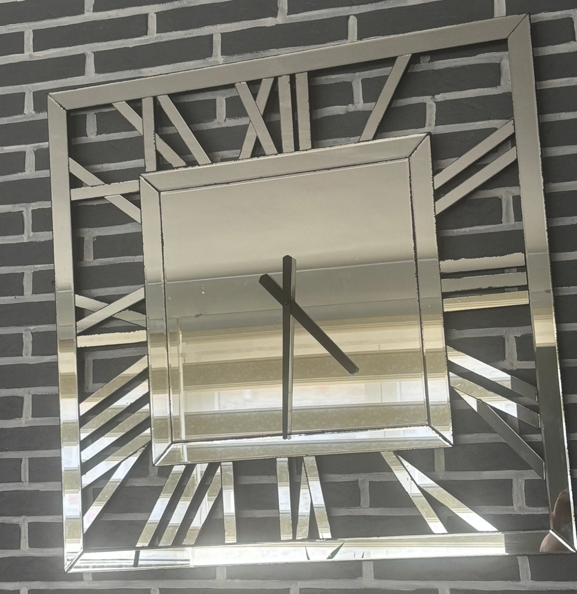 Horloge miroir, Enlèvement, Comme neuf