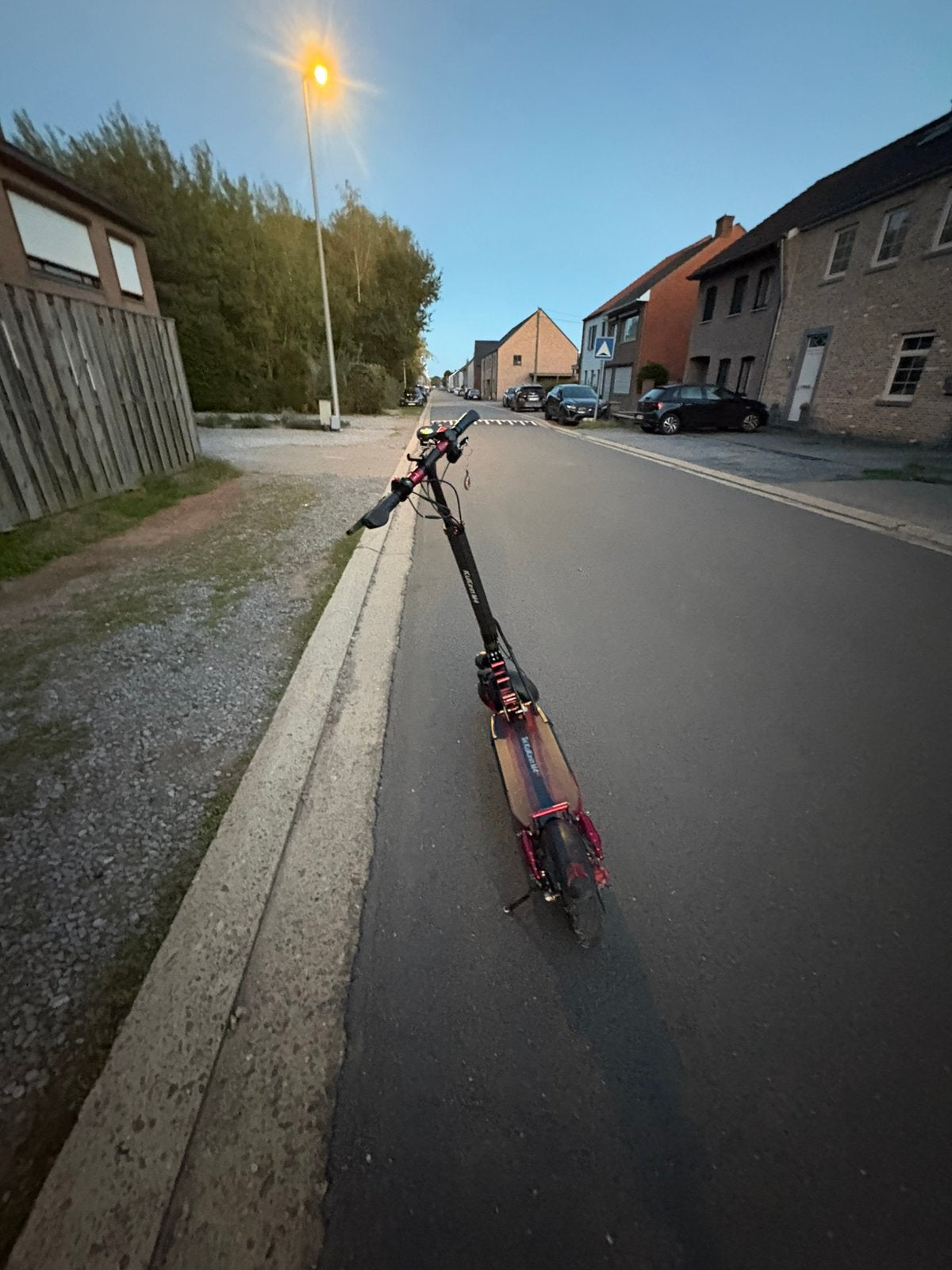 Kukirin m4 ik heb een reserve band de achterband s wel kapot, Vélos & Vélomoteurs, Enlèvement, Utilisé