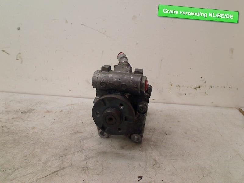 POMPE DE DIRECTION BMW 3 serie (E90) (LH2113605), Utilisé, BMW, Petuelring 130
80809  München, DE, Bayerische Motoren Werke AG