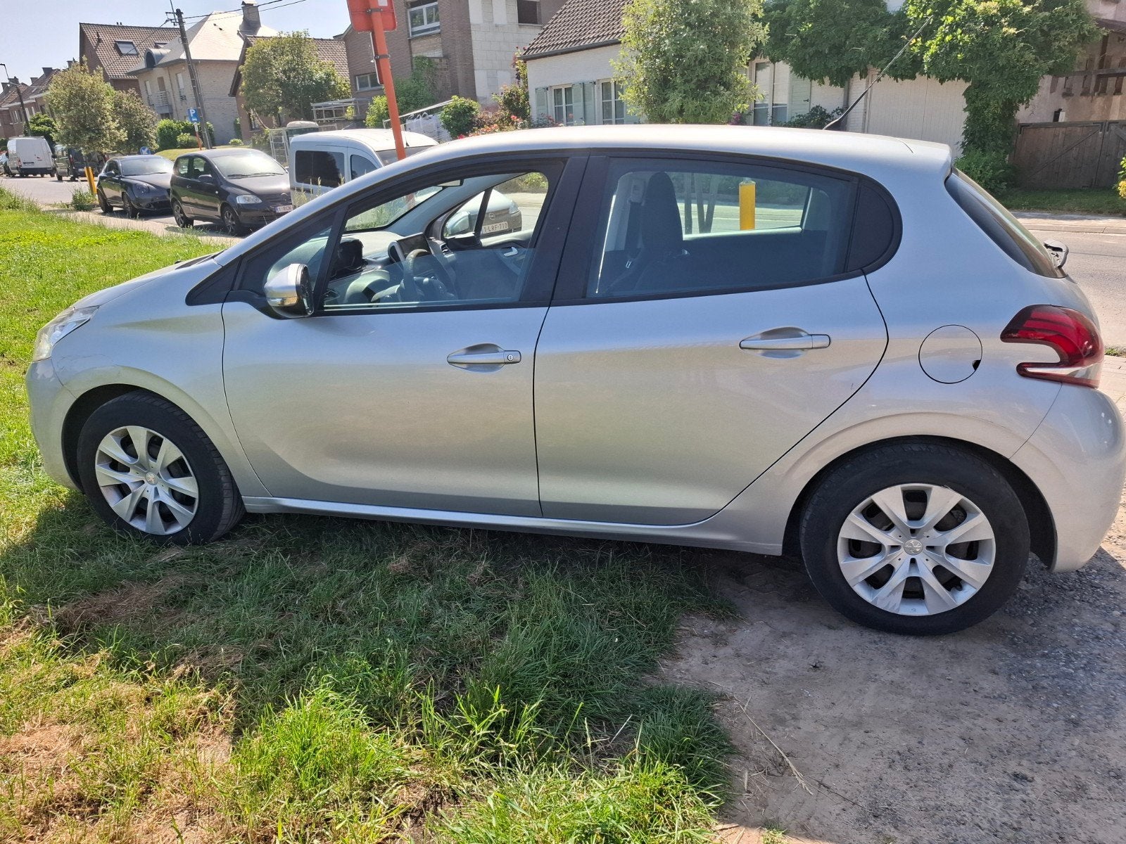PEUGEOT 208 1.6 hdi 2016 eur 6b, Autos, Argent ou Gris, Achat, Euro 6, Entreprise