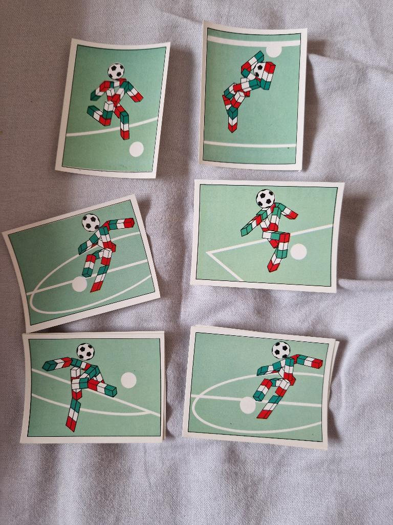 Panini mascotte Italia 90, Hobby en Vrije tijd, Verzenden, Gebruikt, Meerdere stickers