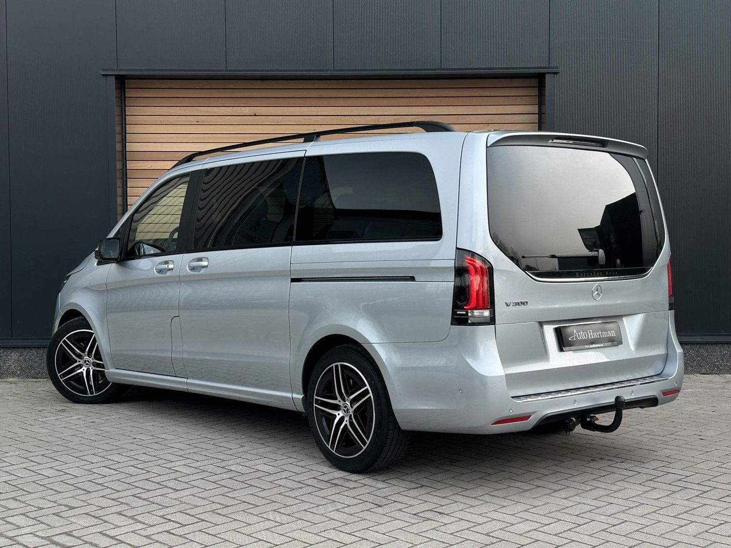Mercedes-Benz V 300 L2 Avantgarde AMG 6PERSOONS|ELEK.DEUREN|, Auto's, Automaat, Zwart, Start-stop-systeem, Overige carrosserie