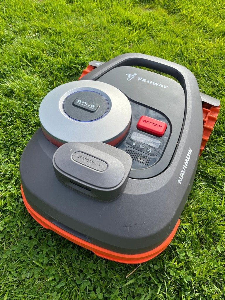 Robotmaaier Segway Navimow H1500 met VisionFence, Tuin en Terras, Robotmaaiers, Ophalen, Zo goed als nieuw, Met regensensor