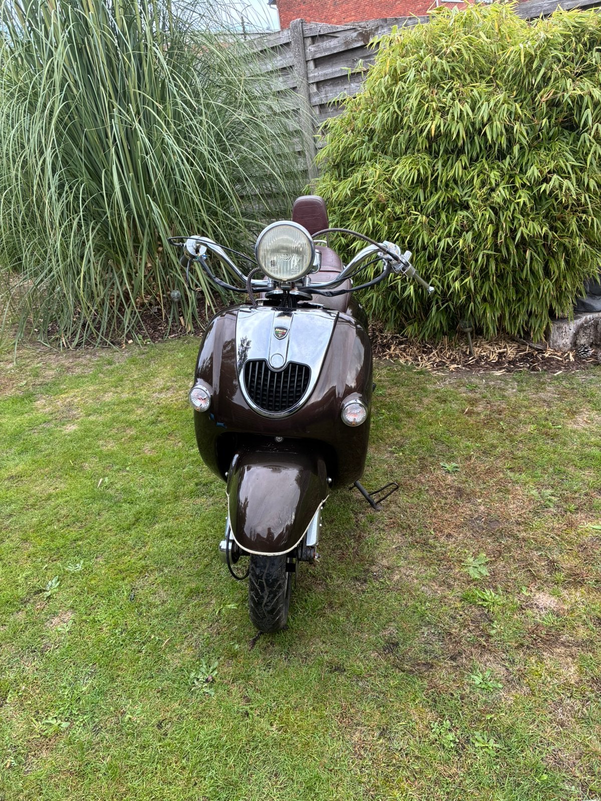 Scooter neco b klasse, Fietsen en Brommers, Ophalen, Overige modellen, Benzine, 50 cc