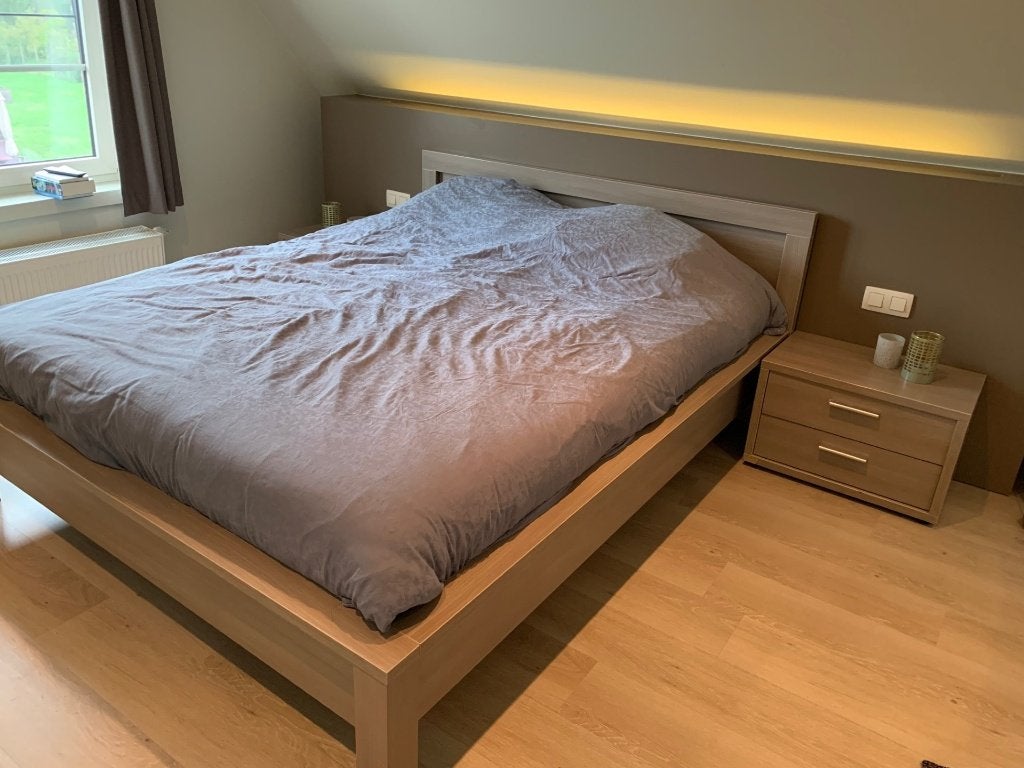 Tweepersoonsbed met matras en 2 nachtkastjes, Ophalen, Gebruikt, Tweepersoons, 200 cm