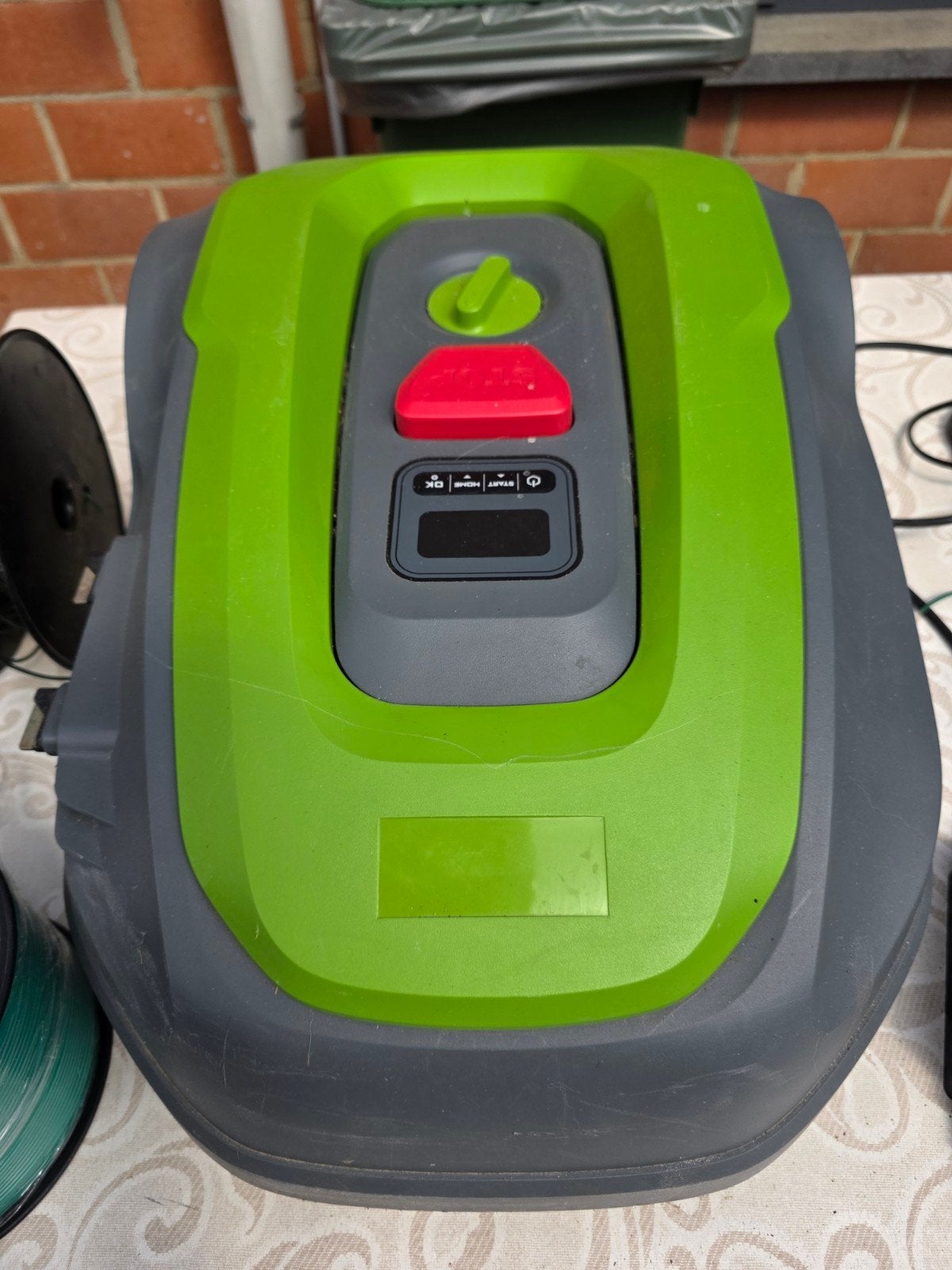 Robotmaaier, Tuin en Terras, Zo goed als nieuw, Ophalen, Central park, Met regensensor
