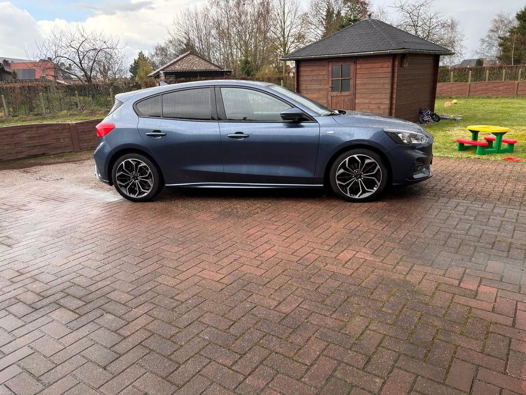 belle Ford Focus MK4 STLINE, Focus, Achat, Particulier, Attache-remorque