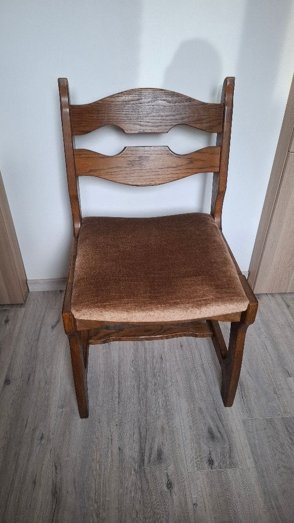 4 brutalistische volhouten stoelen, Huis en Inrichting, Stoelen, Ophalen, Bruin, Zo goed als nieuw, Vier