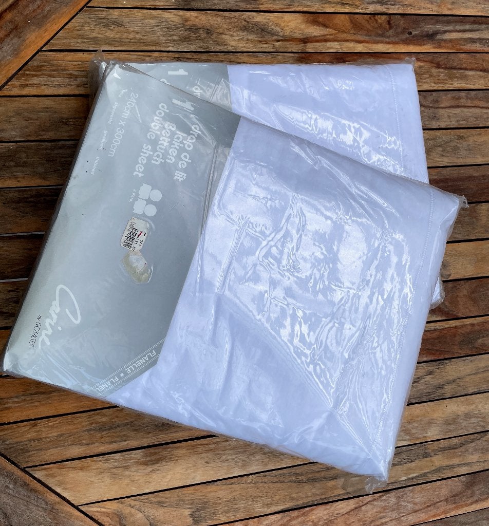 Paire de draps NEUF en molleton blanc, Maison & Meubles, Neuf, Drap-housse ou Taie d'oreiller, Enlèvement ou Envoi, Autres marques