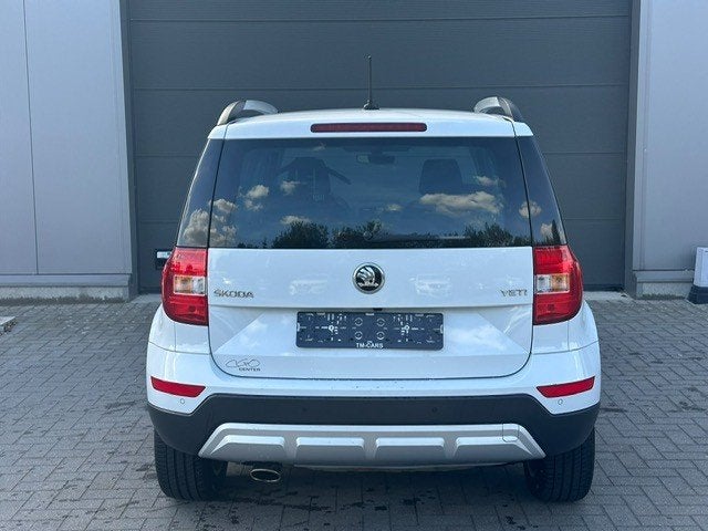 Skoda Yeti benzine automaat 50.000km pano dak, Auto's, Stof, 4 cilinders, Wit, Bedrijf