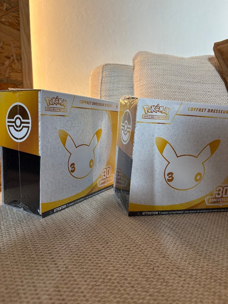 Pokémon 30 ans - 2 ETB, Enlèvement ou Envoi, Neuf, Booster box, Foil