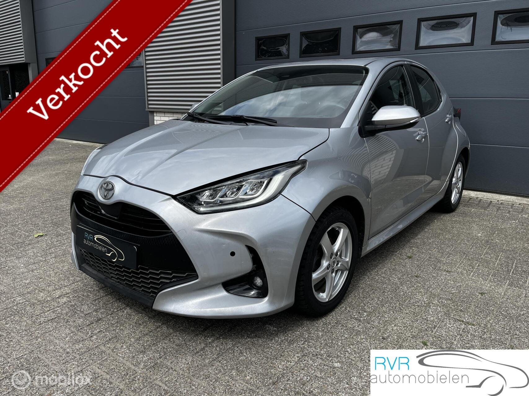 Toyota Yaris 1.5 VVT-i Active, Autos, Argent ou Gris, Achat, Assistance au freinage d'urgence, Noir