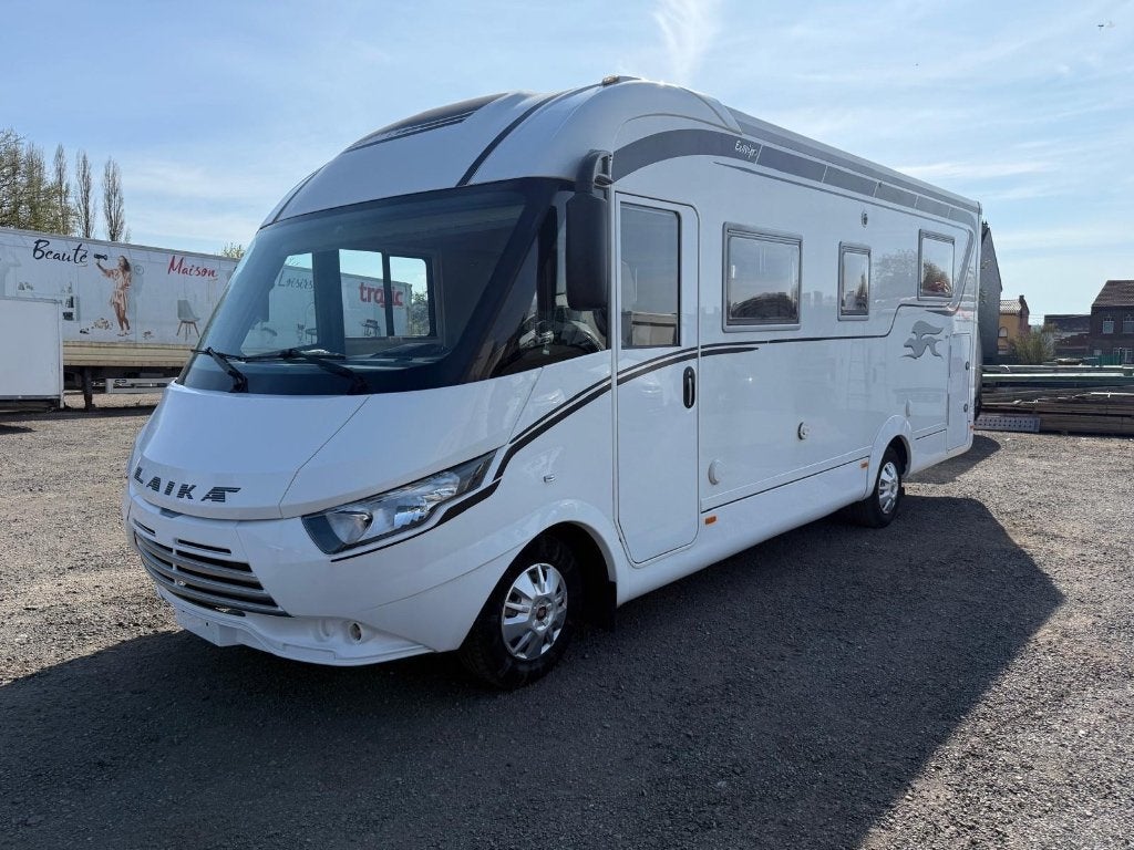 LAIKA EXCLUSIVE – 2016 – CAMPING-CAR HAUT DE GAMME, Marchepied électrique, Antidémarrage, Entreprise, Fiat