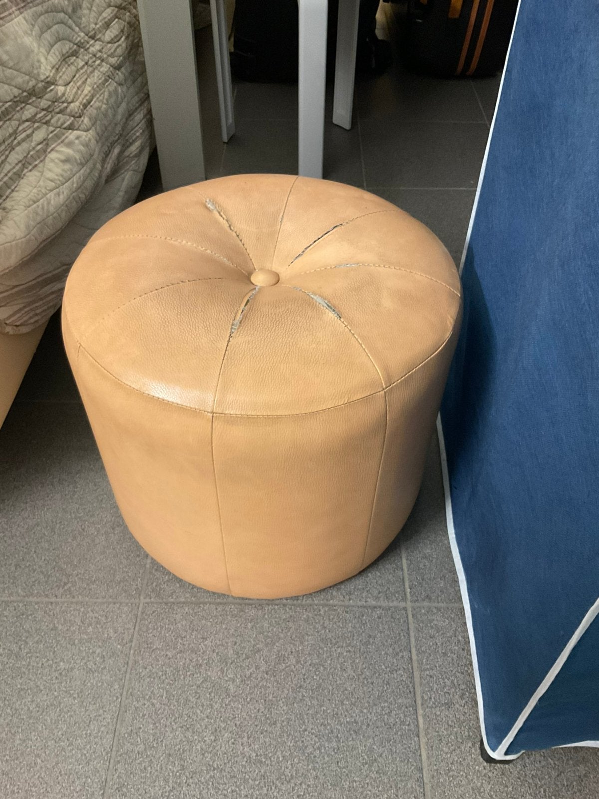 Pouf à donner, Rond, Neutre, Enlèvement, Utilisé