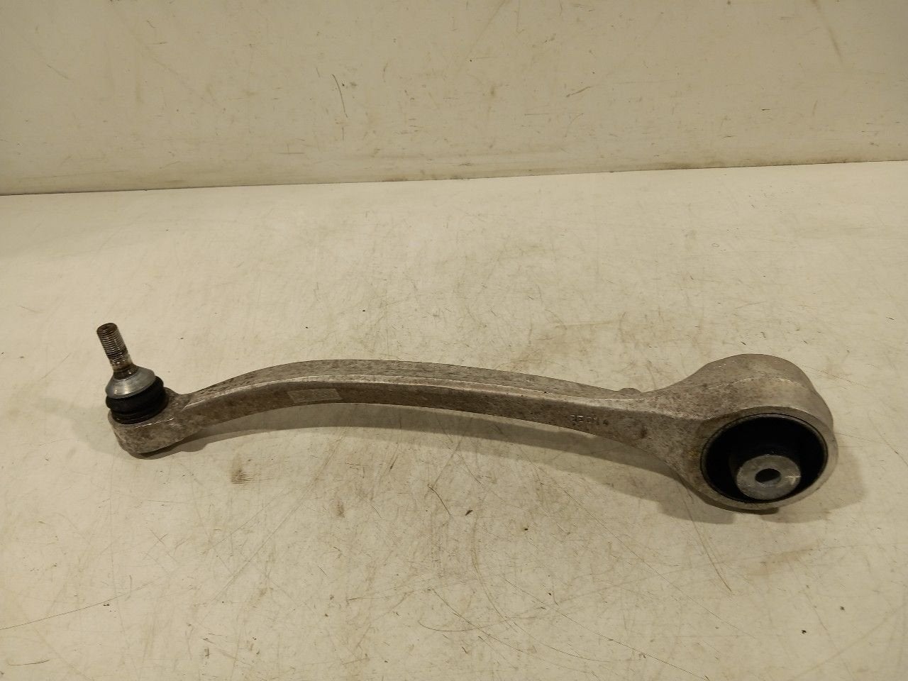 Draagarm links voor Tesla Model S, Onderdelen@venauto.nl, Van der Ven Autorecycling B.V., Gebruikt, Ettenseweg 76, 4706 PB Roosendaal, The Netherlands