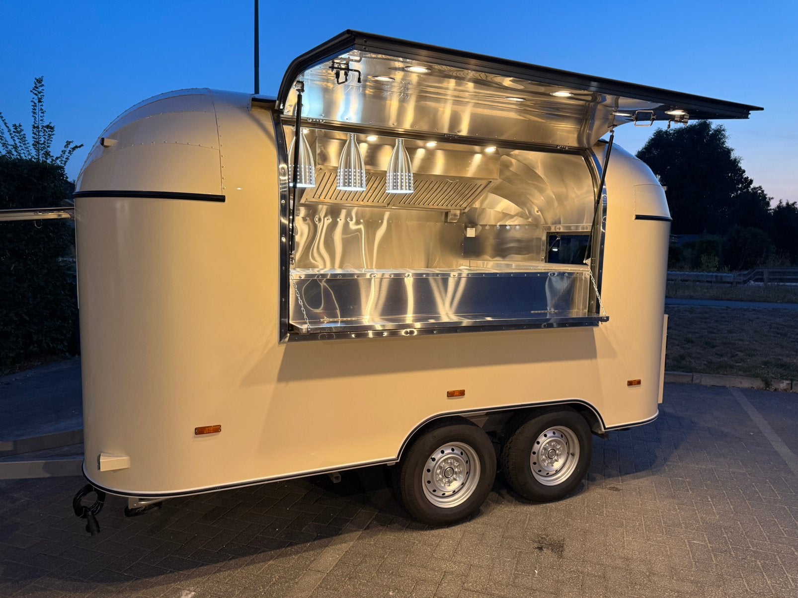 Airstream foodtruck, Zakelijke goederen, Ophalen