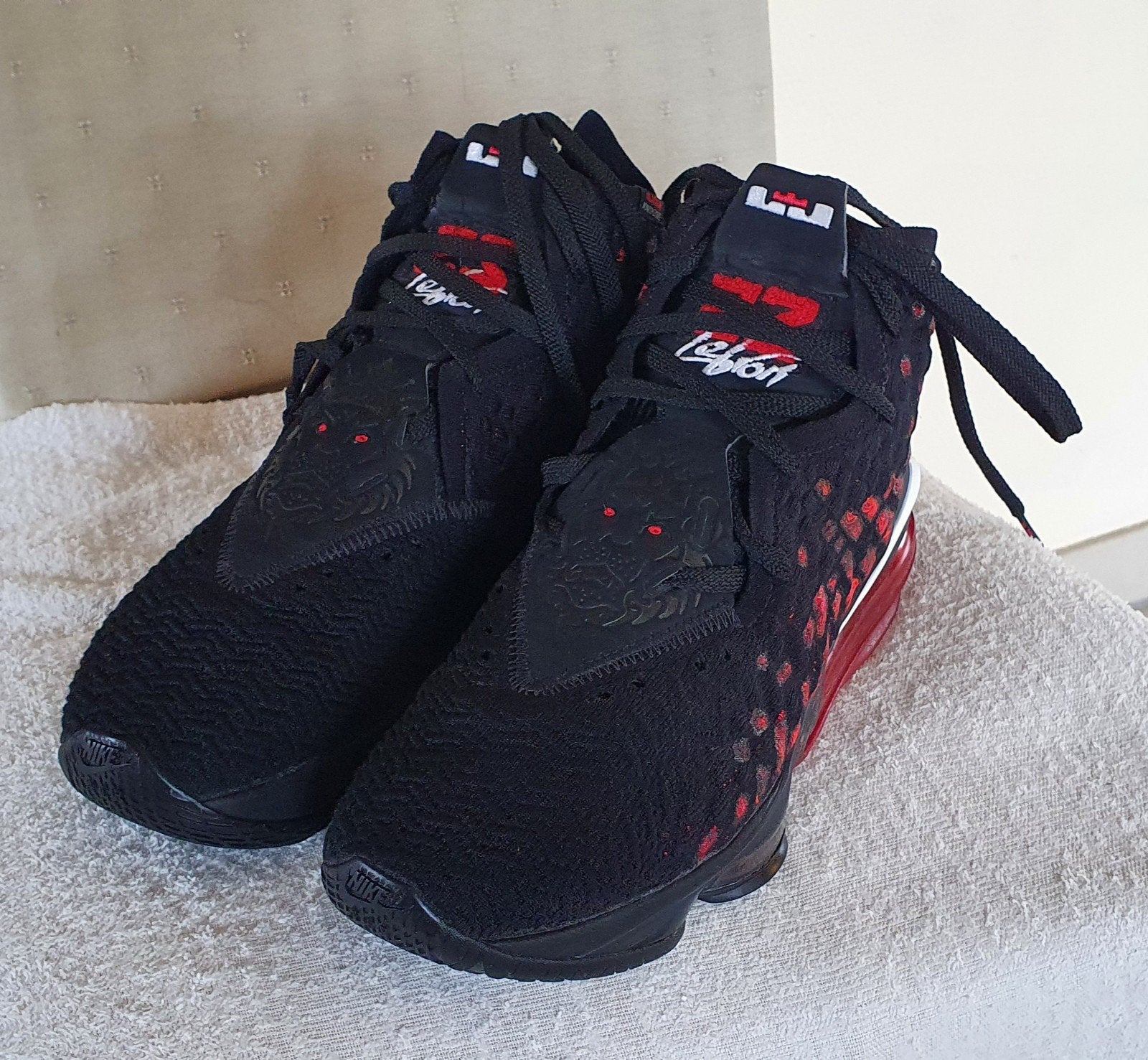 Nike👍"Le Bron 17 Infrared Black Basketball Pro"m:44👍, Ophalen of Verzenden, Nieuw, Schoenen