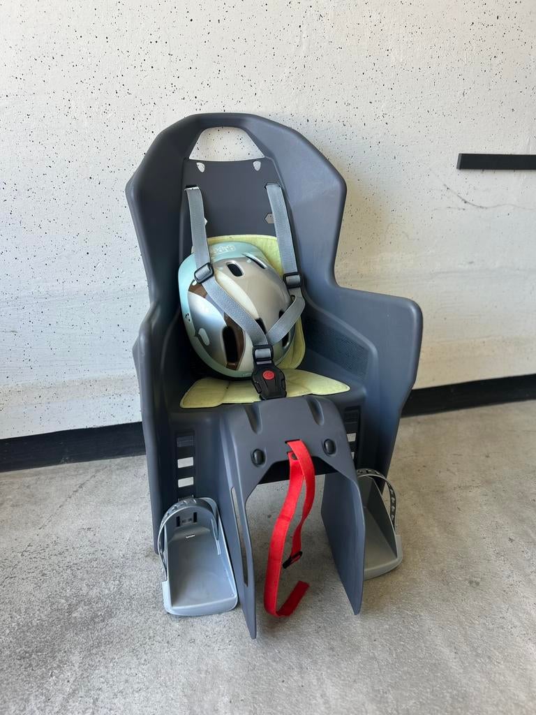 Fietsstoeltje met helm, Sport en Fitness, Karting, Ophalen, Zo goed als nieuw