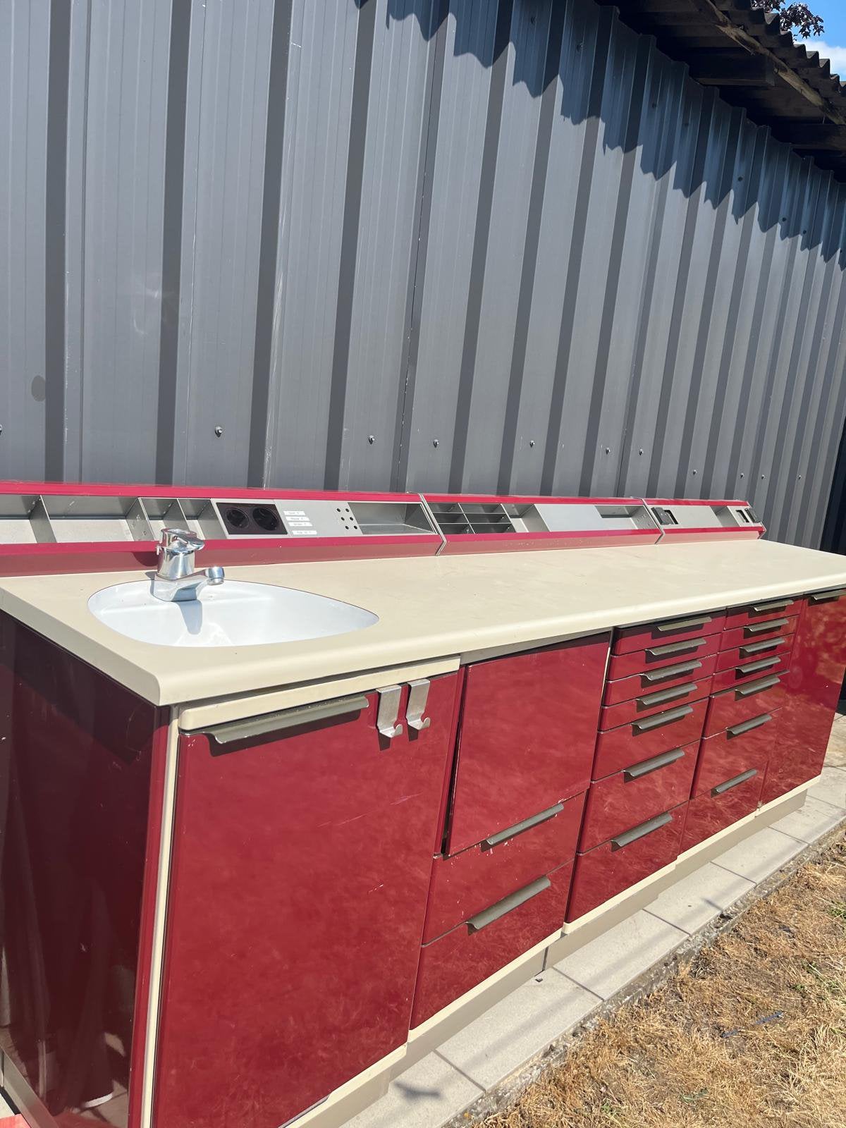Metalen kast met lavabo, Doe-het-zelf en Bouw, Werkbanken, Ophalen, Zo goed als nieuw