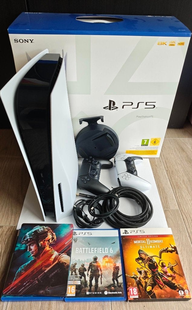 PS5 Disc (1e generatie / Fat) 825GB + 2 controllers, Games en Spelcomputers, Gebruikt, Overige genres, Ophalen of Verzenden, Eén computer