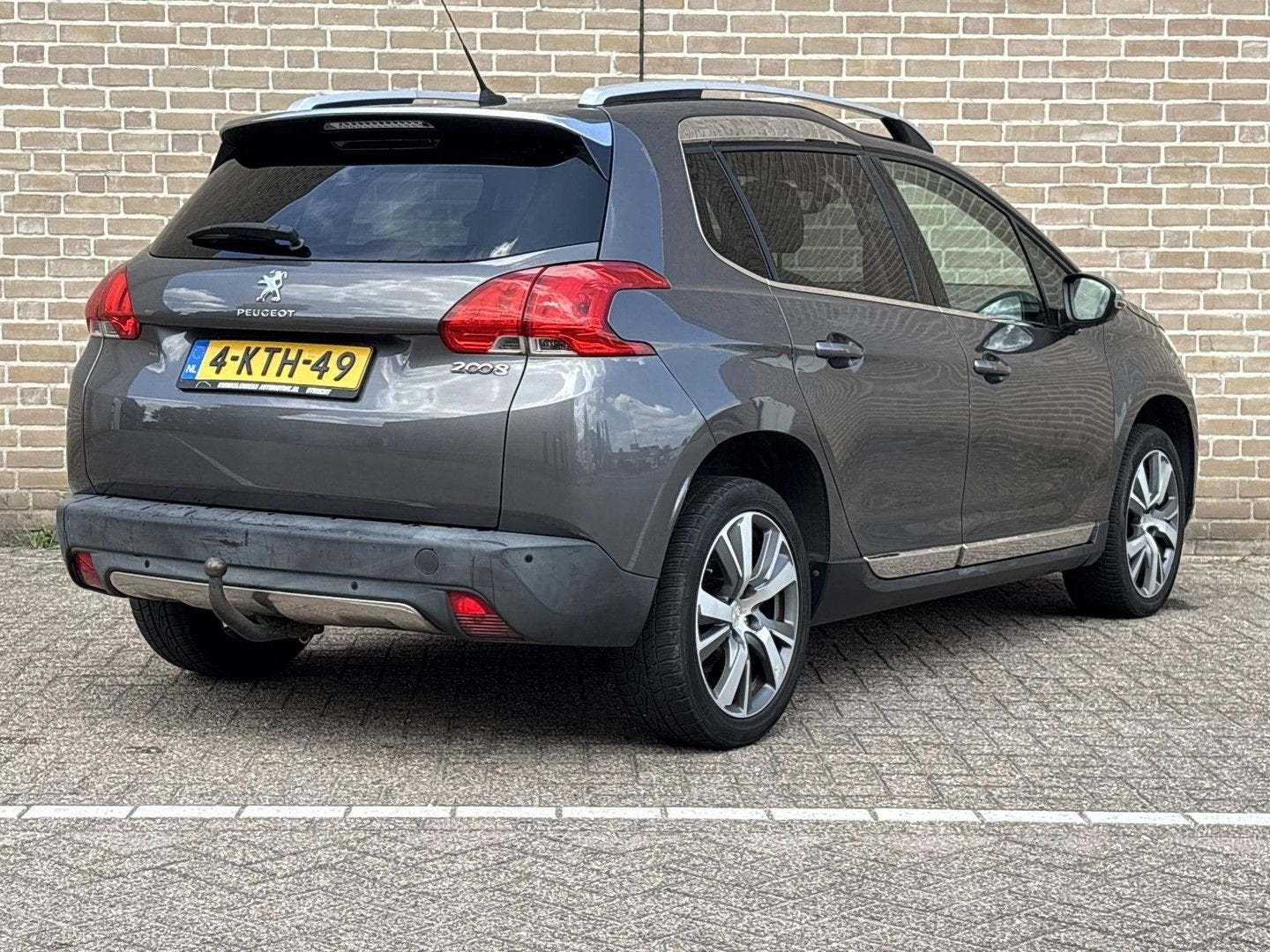 Peugeot 2008 1.6 VTi Féline | Pano | Trekhaak | Cruise | Cli, 135 g/km, Handgeschakeld, SUV of Terreinwagen, Zilver of Grijs
