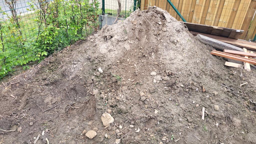 2 kuub zwarte grond gratis, Ophalen