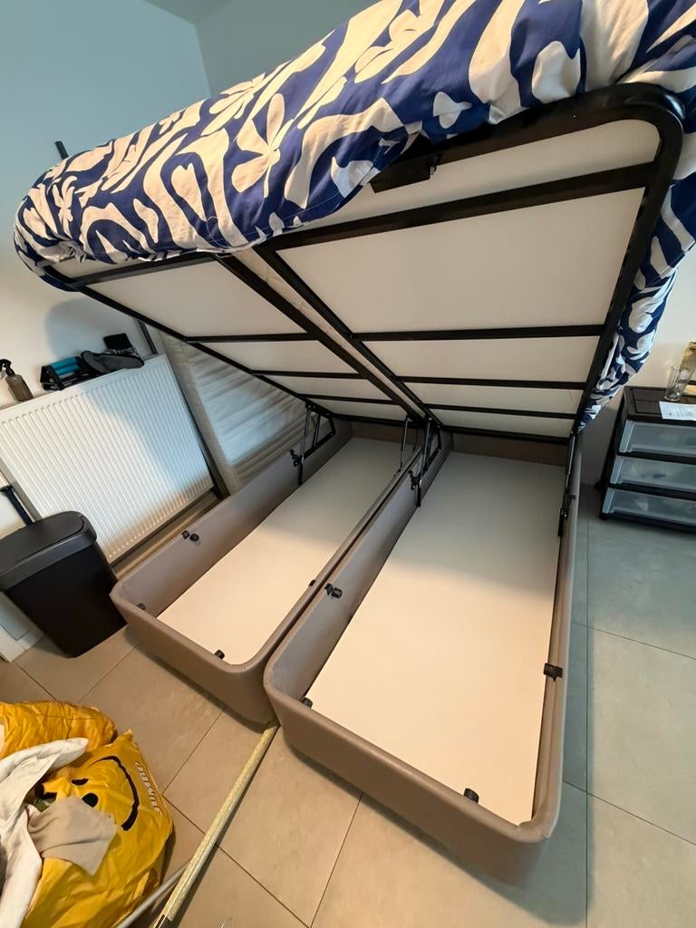 storage bed with mattress, Elektronische apparatuur, Zonnebanken en Gezichtsbruiners, Ophalen, Zo goed als nieuw