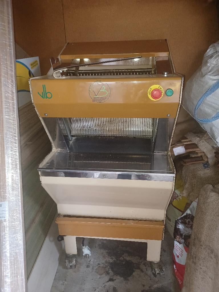 Professionele Automatische VLB Broodsnijmachine, goede staat, Ophalen, Brood en Banket