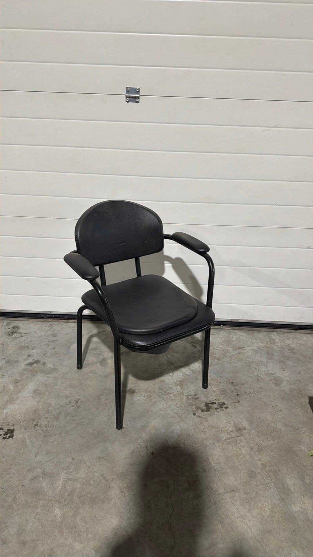 Toiletstoel, Maison & Meubles, Enlèvement, Utilisé, Noir, Cuir