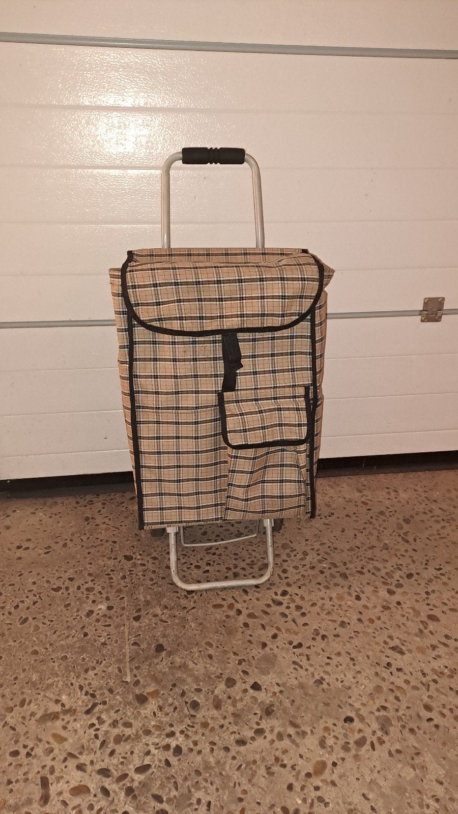 cady, Bijoux, Sacs & Beauté, Enlèvement