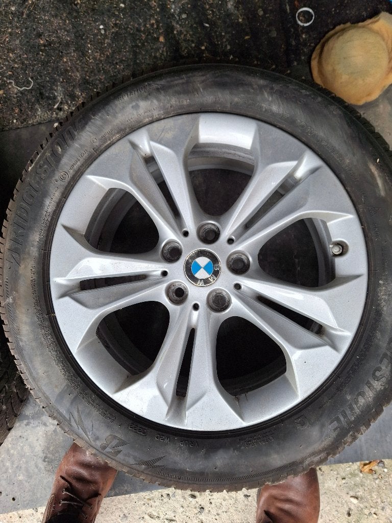 Jantes ORIG Bmw X1, X2 avec pneus d'hiver, Autos : Pièces & Accessoires, Pneus et Jantes, Pneus hiver, 17 pouces, Enlèvement
