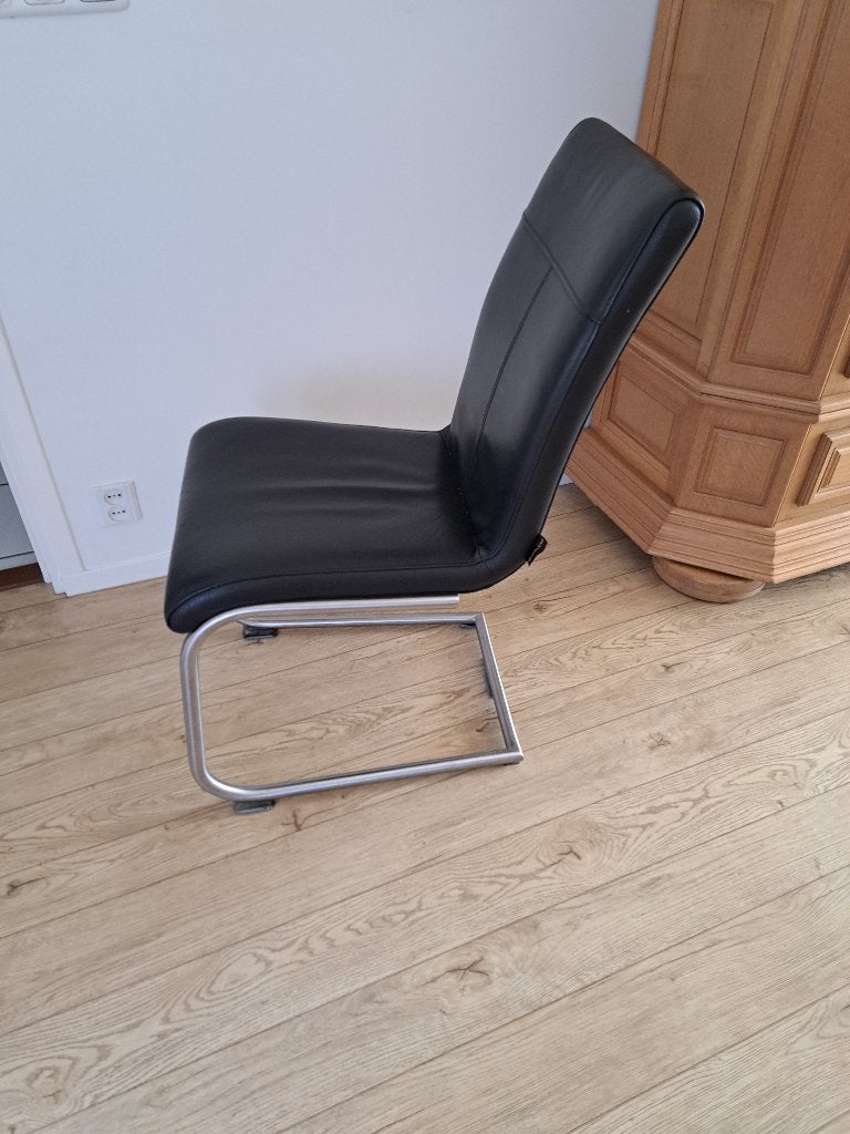 stoelen + kast, Huis en Inrichting, Ophalen, Zwart, Leer, Zo goed als nieuw