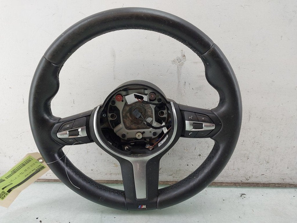 VOLANT DIRECTION 3 serie (F30) (|61317849393|32307850404|), Autos : Pièces & Accessoires, Utilisé, BMW, Petuelring 130
80809  München, DE