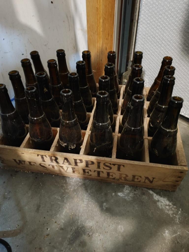 Originele bierbak van West Vleteren met lege flesjes, Verzamelen, Ophalen, Gebruikt