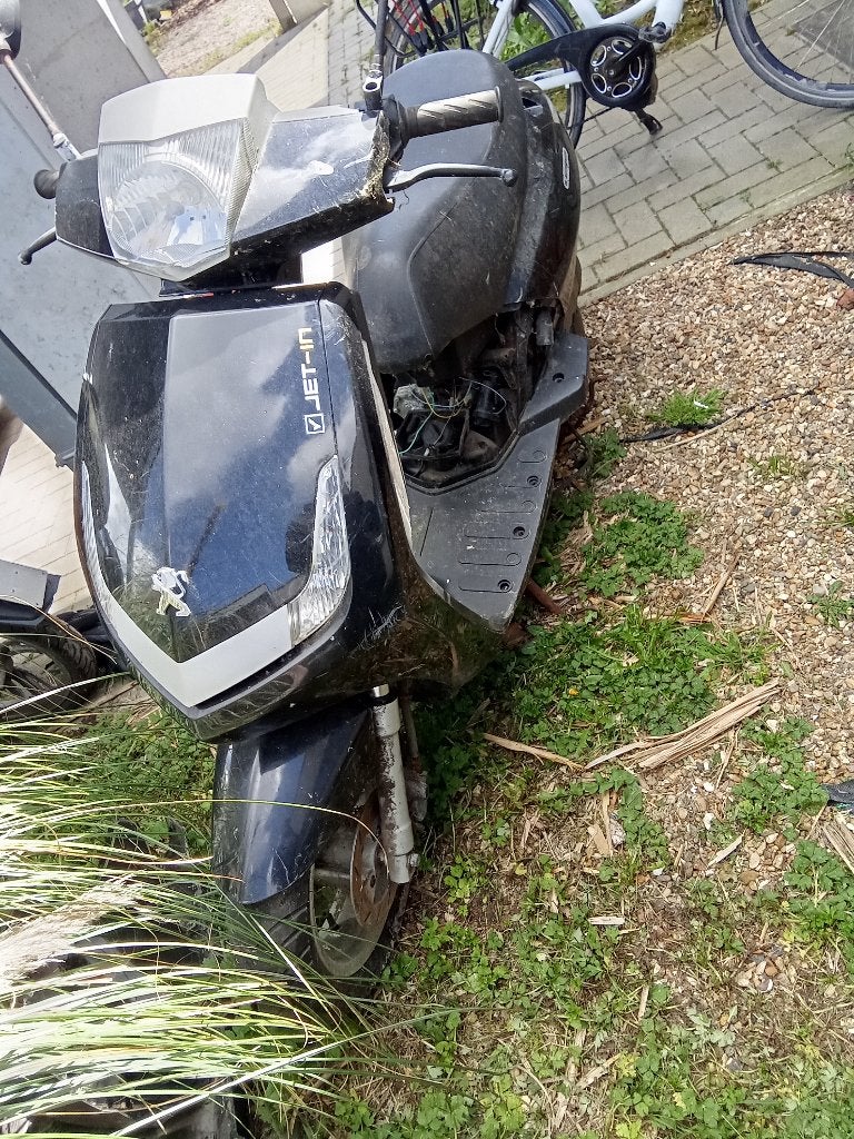 Scooter ale 2 zonder papieren, Enlèvement