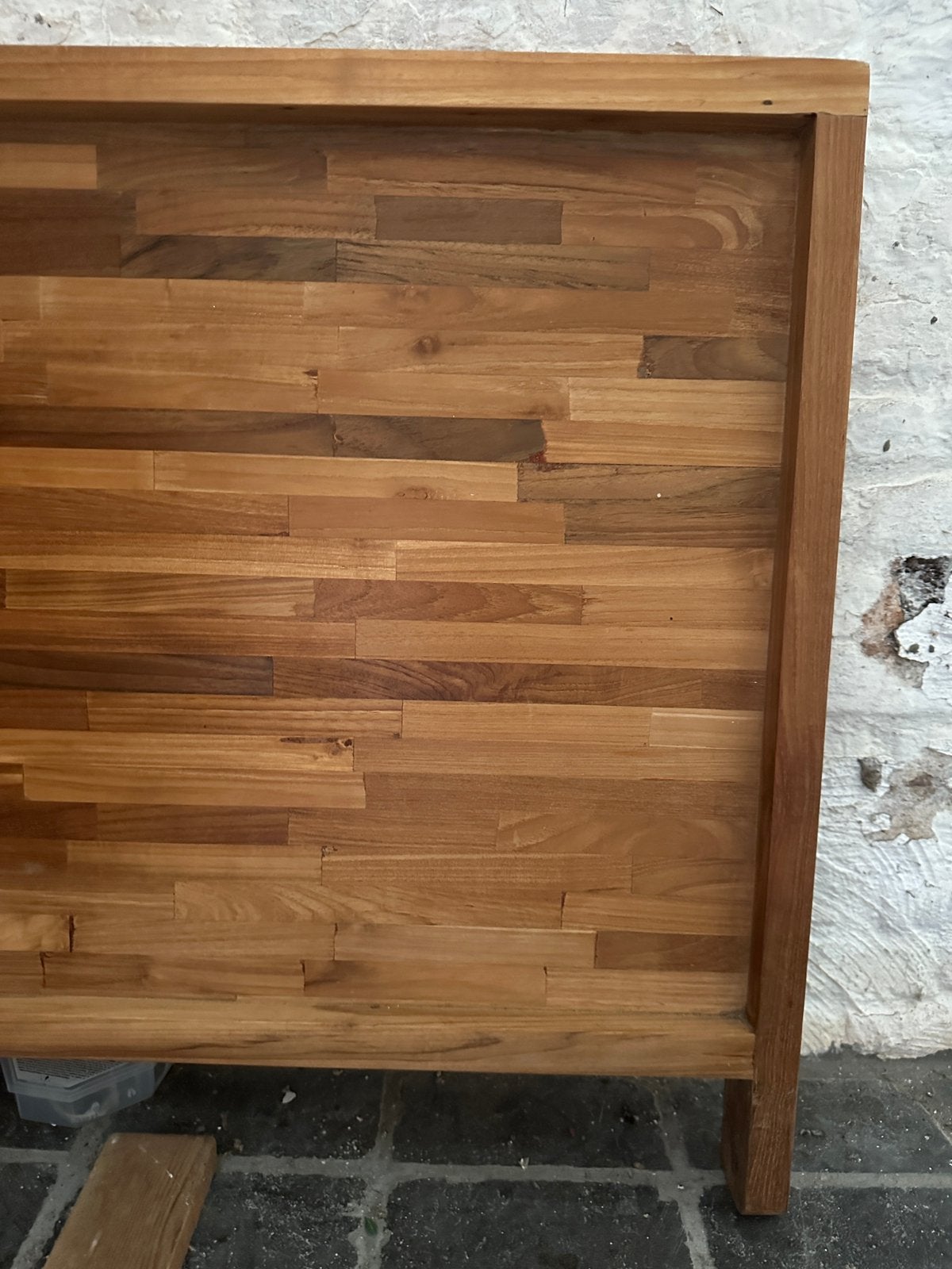 Teak tweepersoonsbed met bijhorend tafeltje van dbodhi, Ophalen, Gebruikt