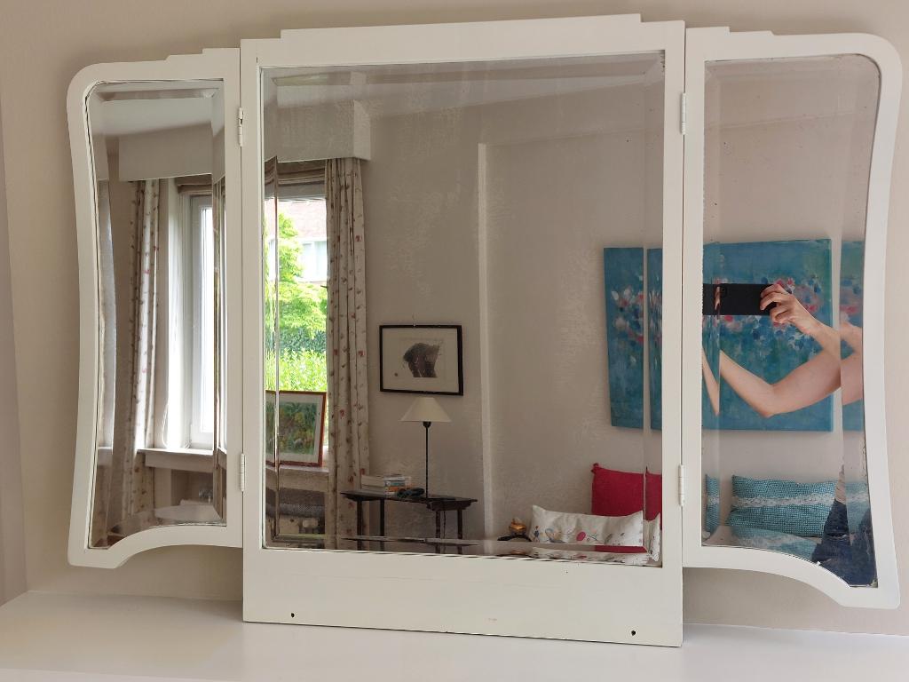 Beau grand miroir, Enlèvement