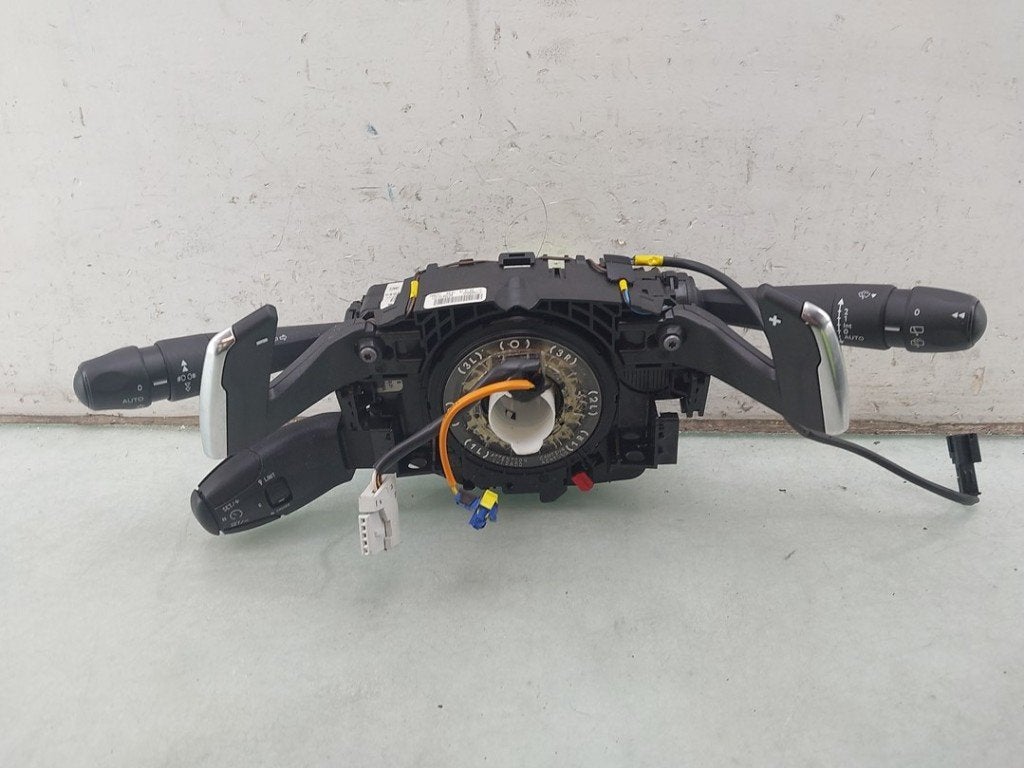 COMBINE COMMODO Peugeot 2008 (CU) (01-2013/12-2019), Valeo, Utilisé, 100, rue de Courcelles
75017  Paris, FR, Info@valeo.fr