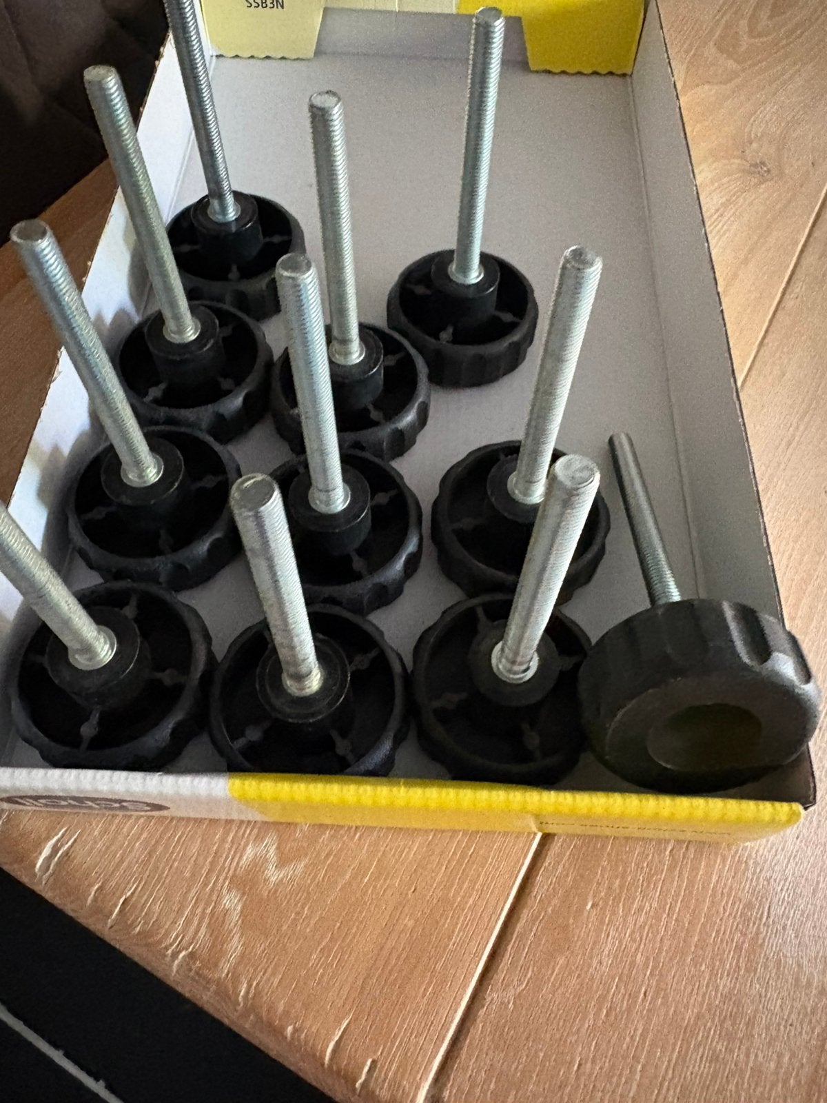 Draadstang met dop, Ophalen, Zo goed als nieuw