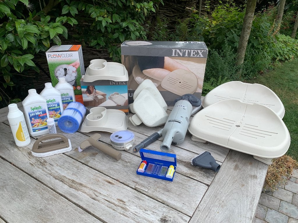 Intex jacuzzi hoofdsteun, zitje, bekerhouder ..., Ophalen, Gebruikt, Filter, Opblaasbaar