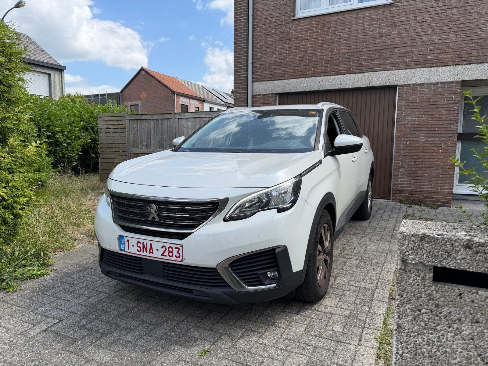 Peugeot 5008 / 1.2 Benzine Euro 6b / 153.000 km, Autos, Achat, Boîte manuelle, Entretenue par le concessionnaire, Noir