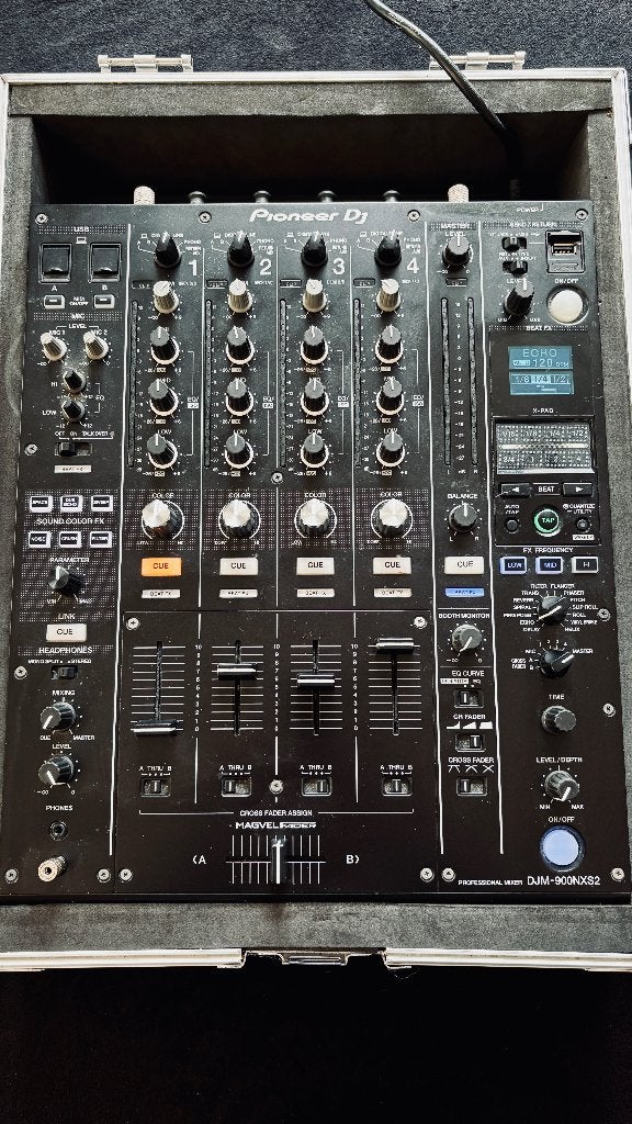 Pioneer DJM-900NXS2 avec flight case, Muziek en Instrumenten, Dj-sets en Draaitafels, Ophalen of Verzenden, Zo goed als nieuw