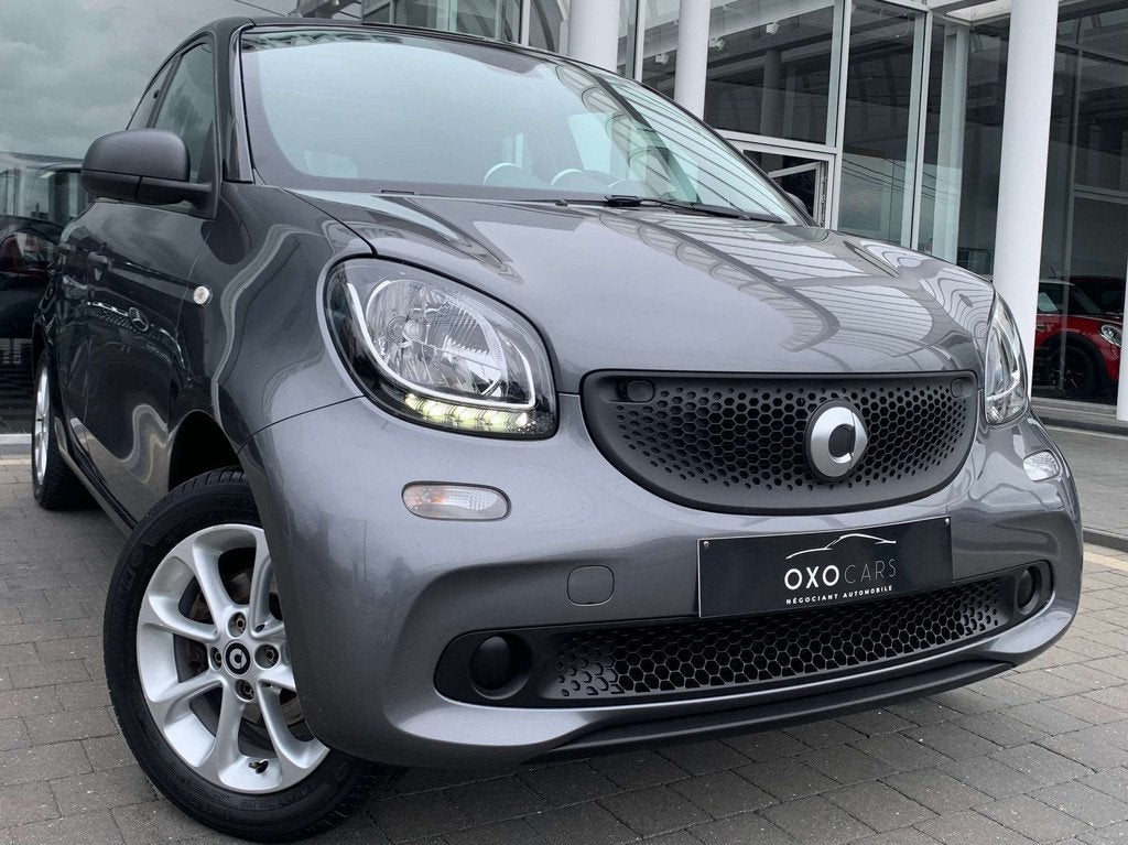 Smart Forfour 1.0i ESSENCE / DOUBLE TOIT PANO / CLIM AUTO /, Auto's, Voorwielaandrijving, Stof, Gebruikt, Bedrijf