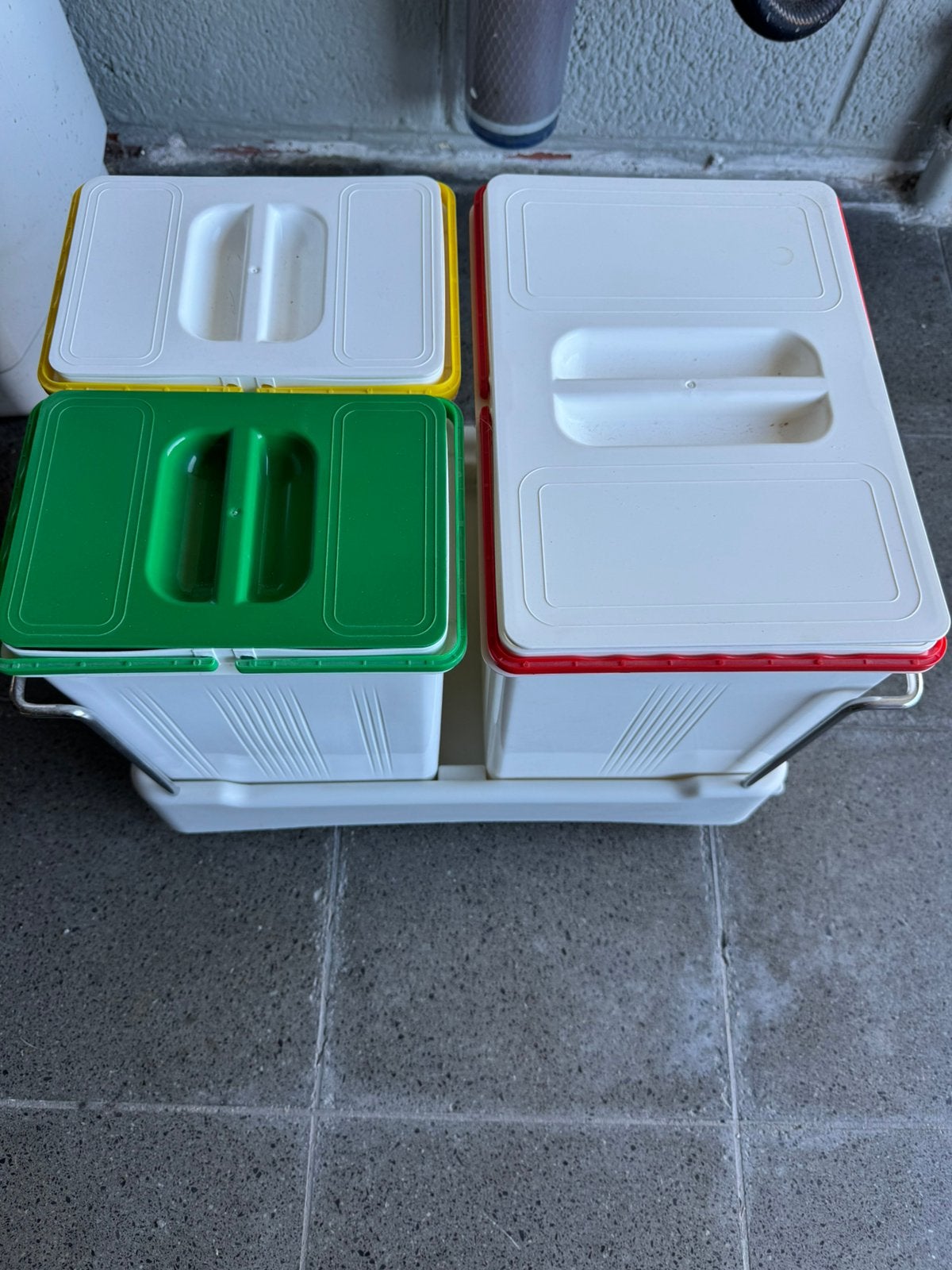 Ensemble de poubelles sous évier sur chariot. NEUF, Enlèvement, Neuf, Synthétique, 5 – 50