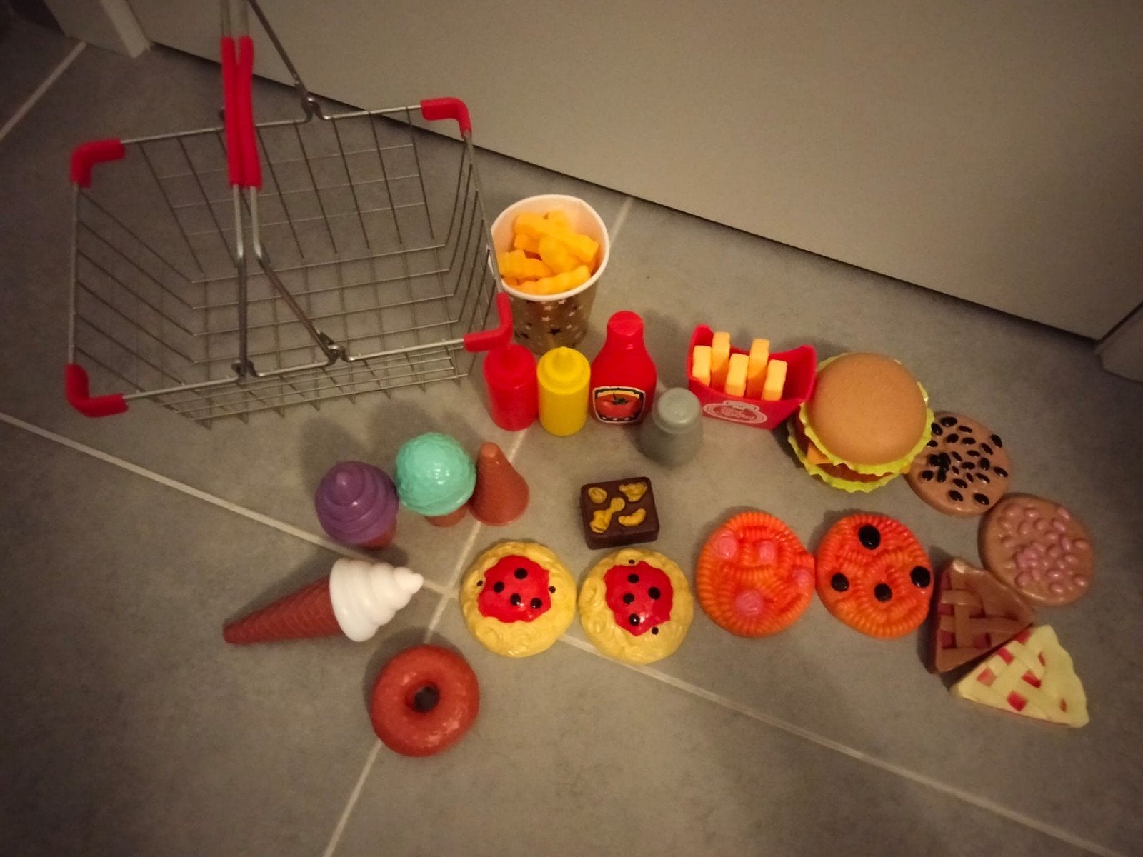 Spullen voor winkeltje of keukentje (eten, kassa, ...), Ophalen