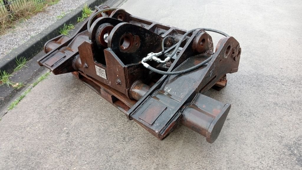 Caterpillar 966 / 972 quick coupler System 2000, Articles professionnels, Machines & Construction | Pièces