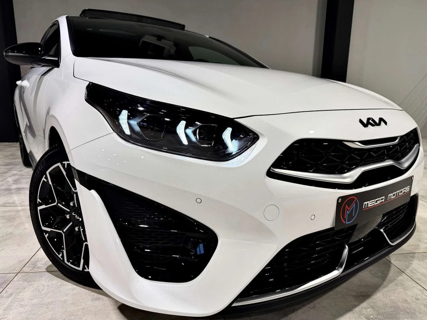 Kia ProCeed pro_cee'd 1.5i TURBO 140CV GT-LiNE PANO BAUTO F1, Autos, Cuir, Achat, Entreprise, Noir