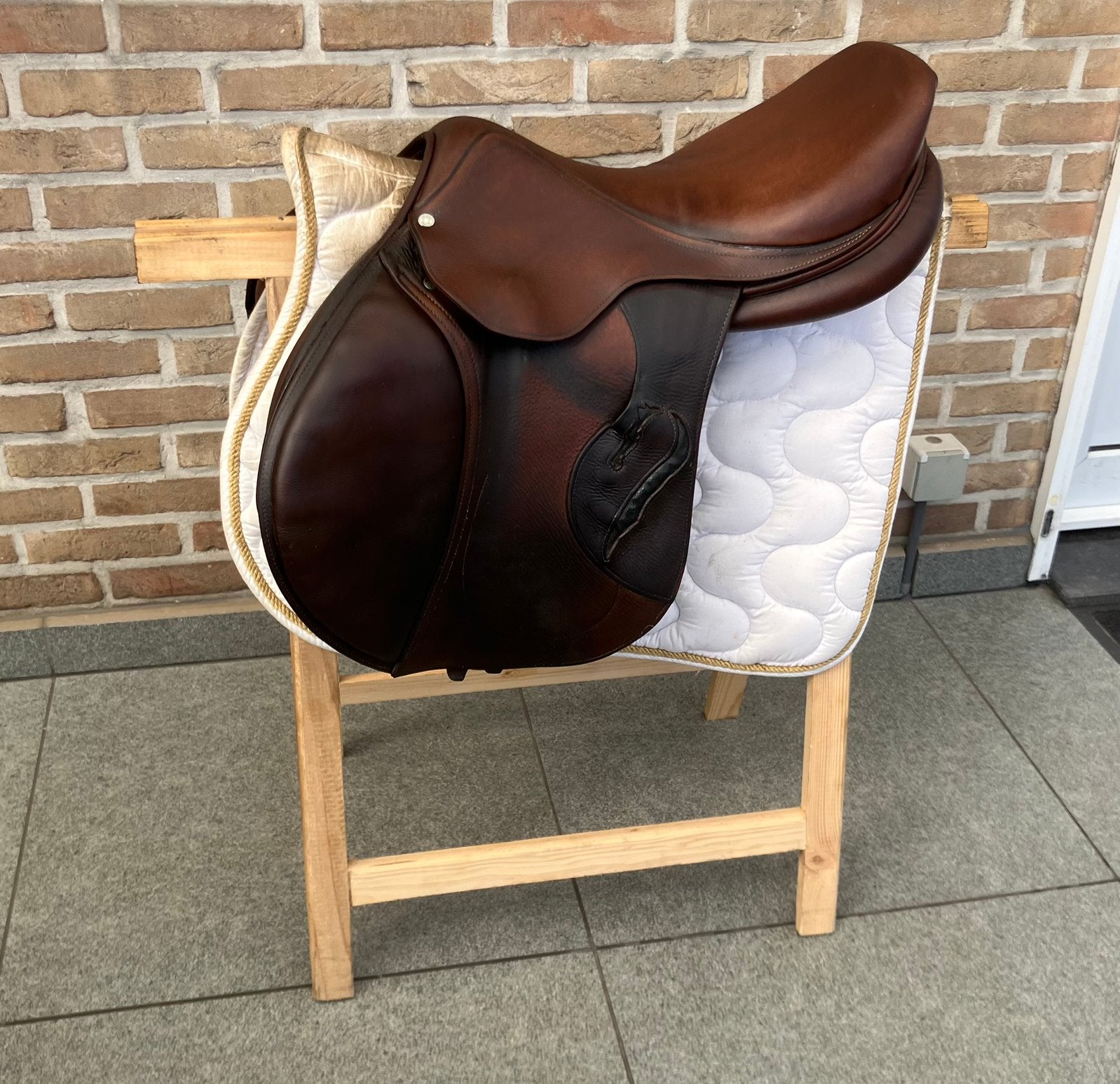 Springzadel Antares 17,5 inch, Animaux & Accessoires, Chevaux & Poneys | Brides & Harnachement, Enlèvement ou Envoi, Comme neuf