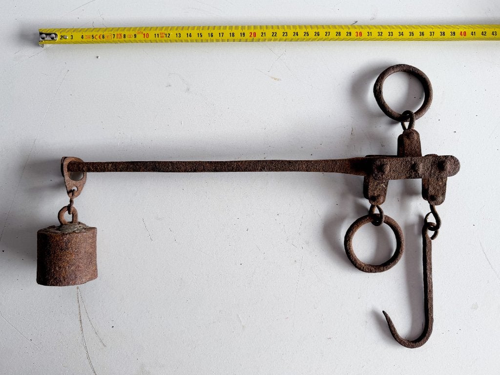 Antieke hangweegschaal in koper, Ophalen